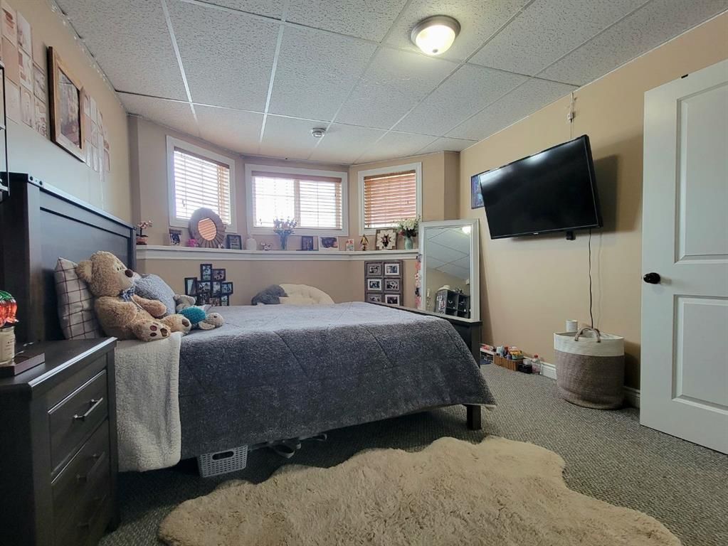 1056 10 Street  - Photo 35