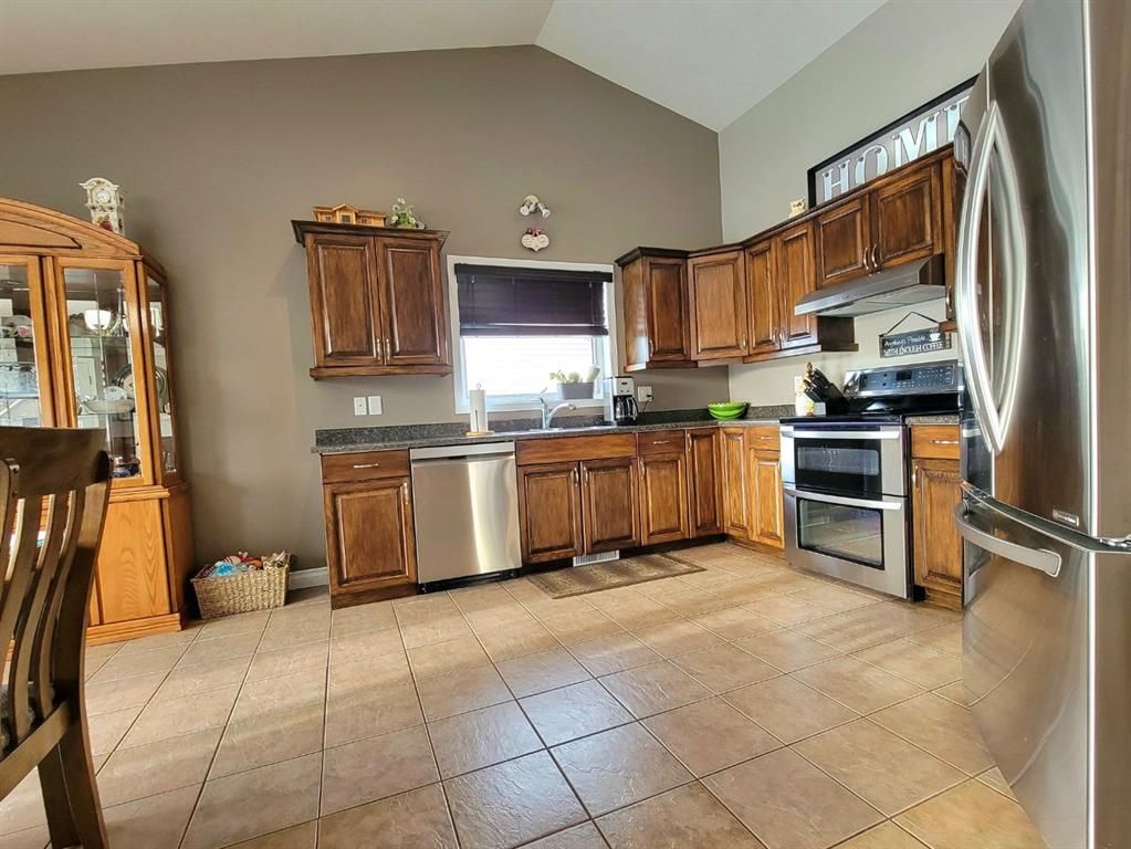 1056 10 Street  - Photo 7