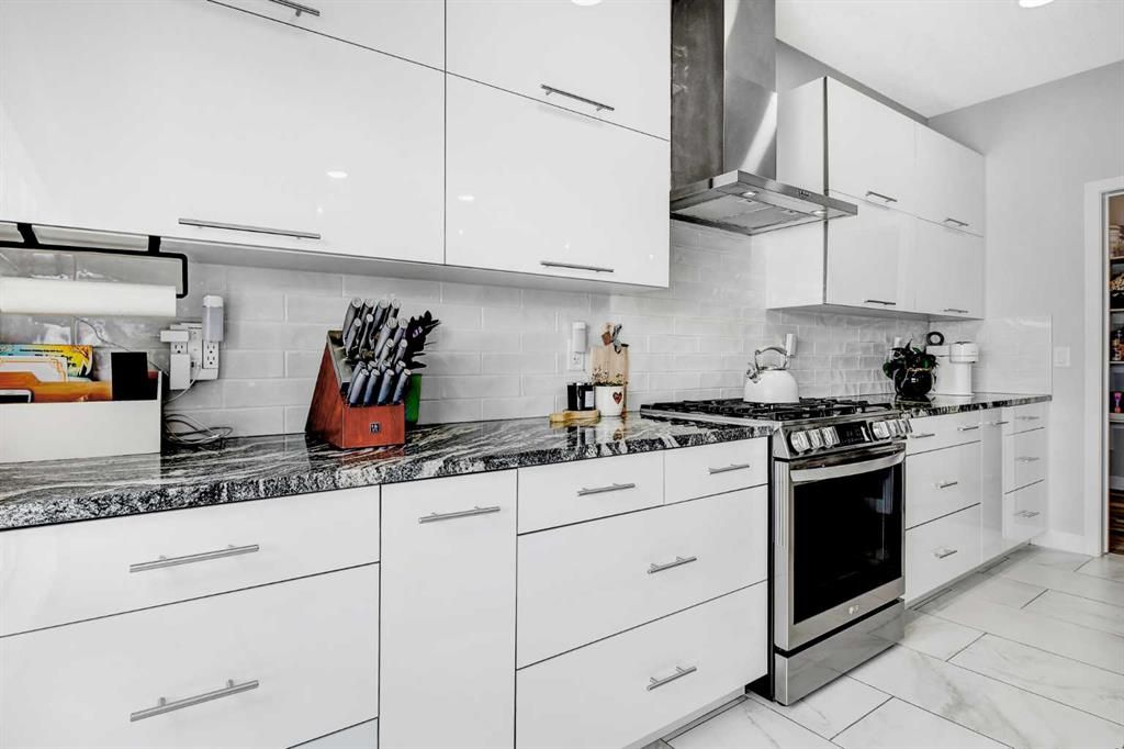 8614 88 Street  - Photo 13