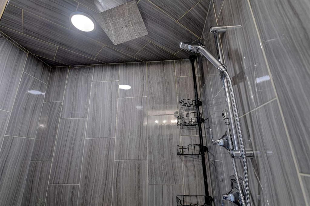 8614 88 Street  - Photo 35