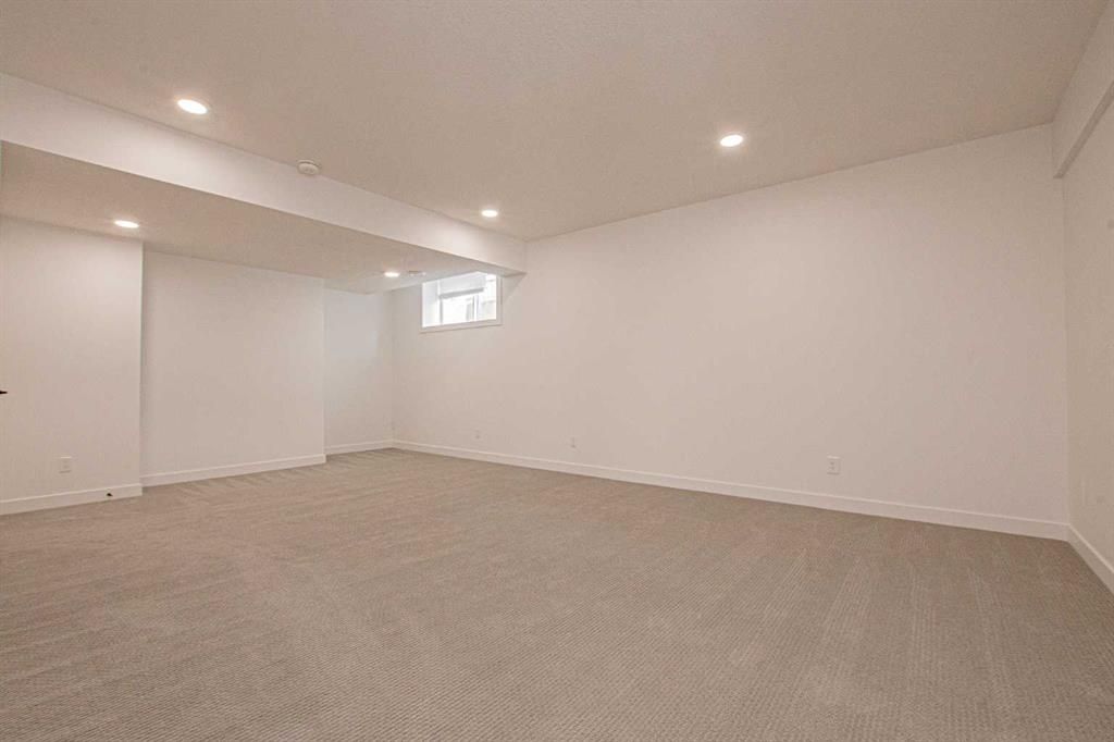 10709 152B Avenue  - Photo 37