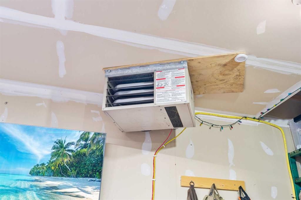 9307 94 Street  - Photo 35