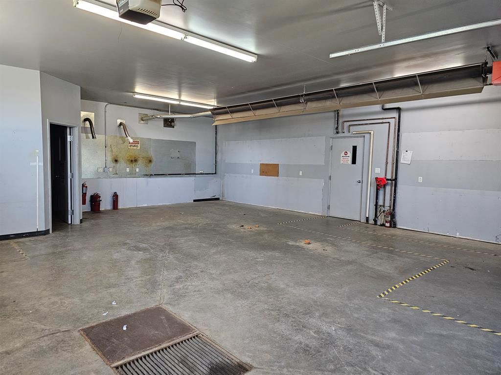 10070 117 Avenue  - Photo 13