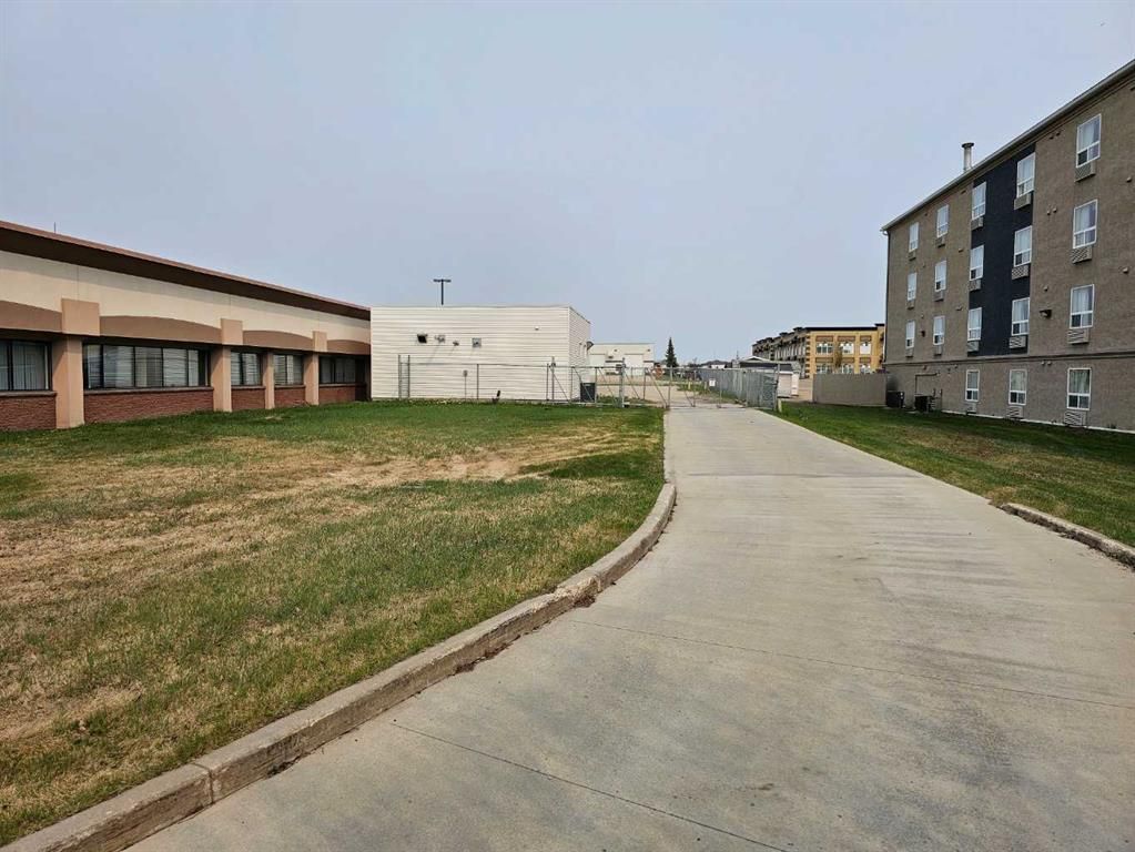 10070 117 Avenue  - Photo 14