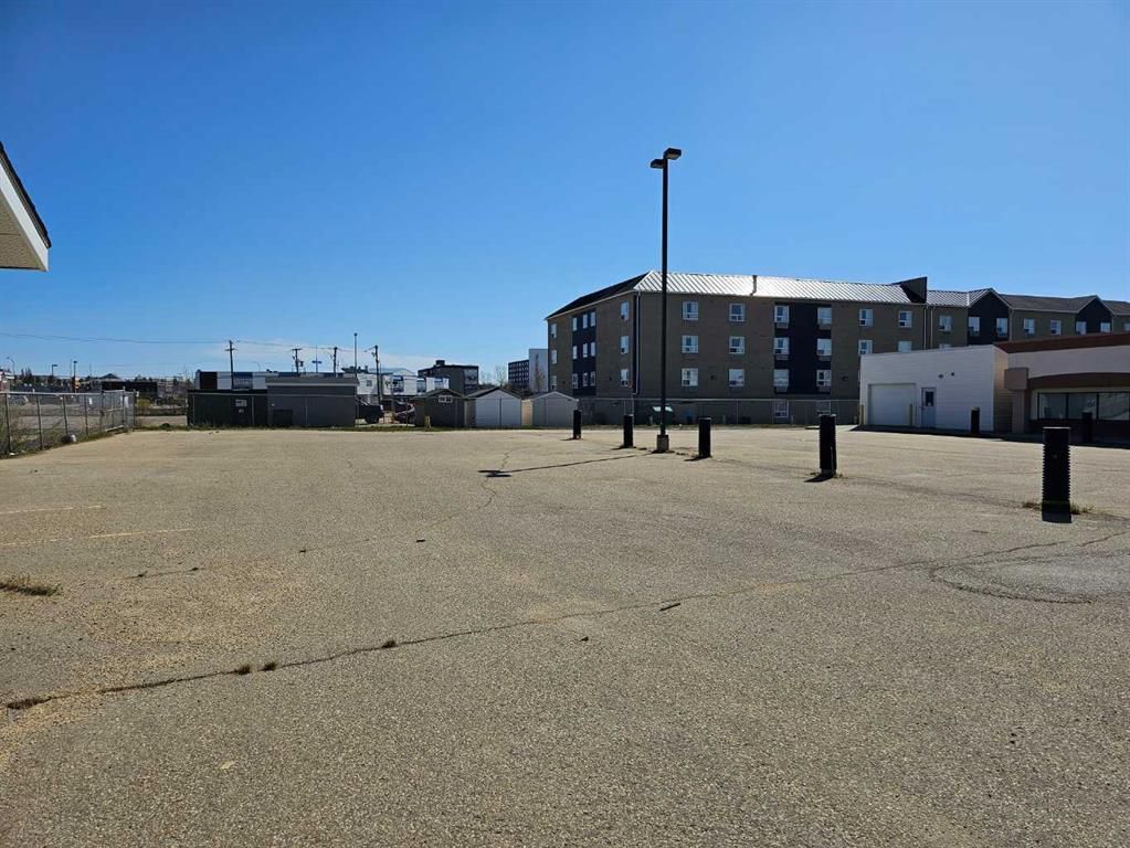 10070 117 Avenue  - Photo 17