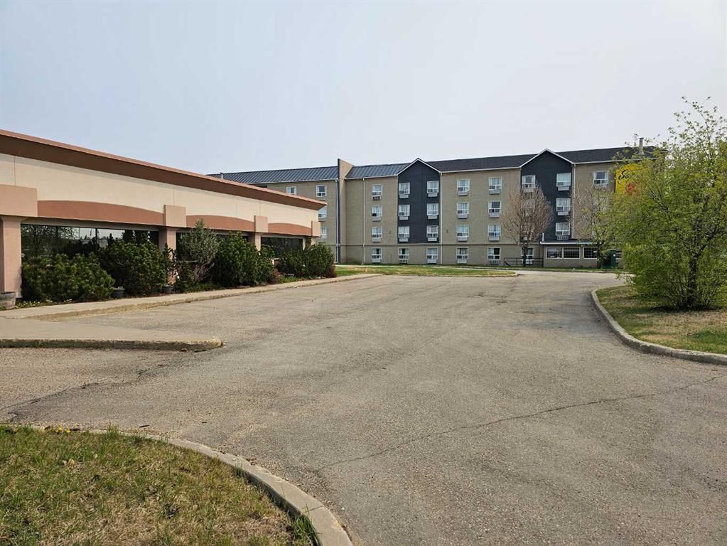 10070 117 Avenue  - Photo 4