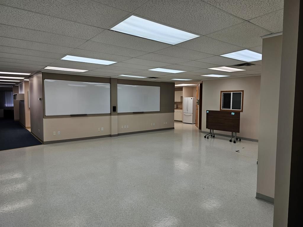 10070 117 Avenue  - Photo 9