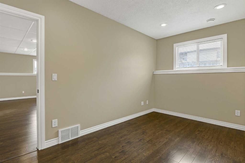 12702 Crystal Lake Drive  - Photo 32