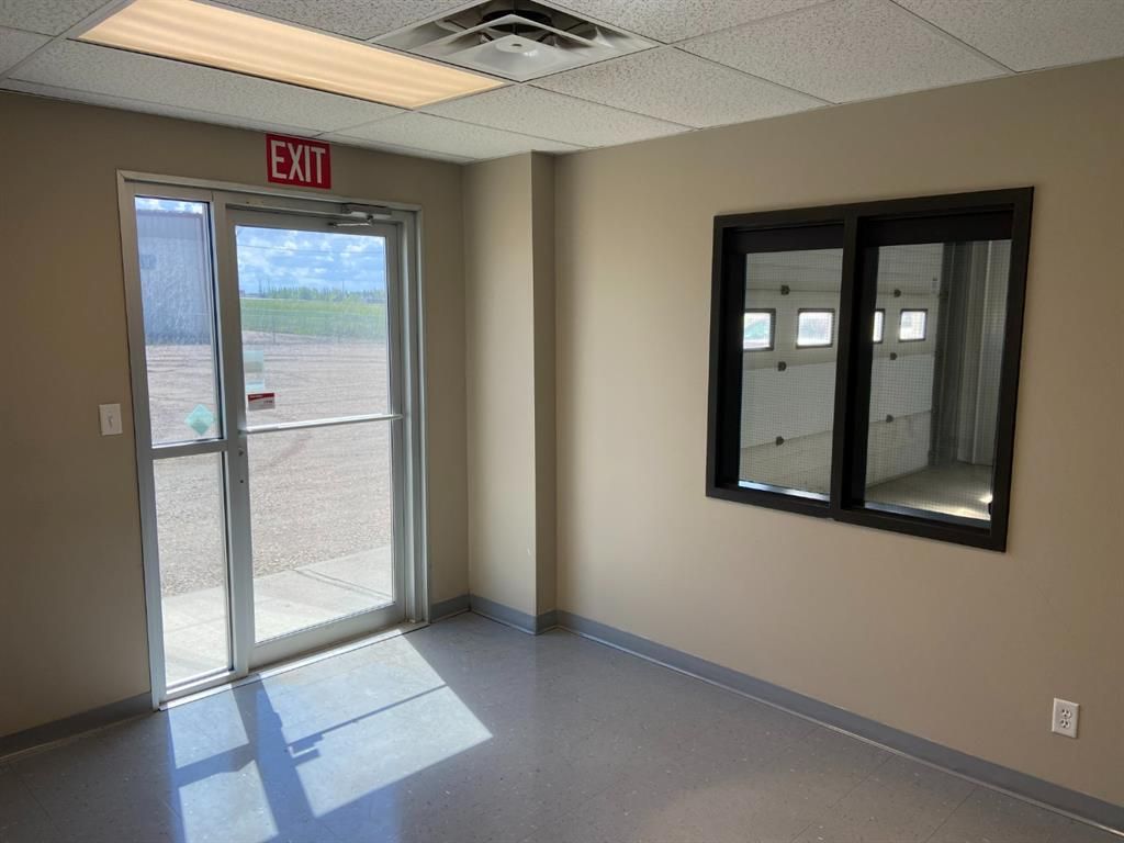 10828 99 Street  - Photo 5