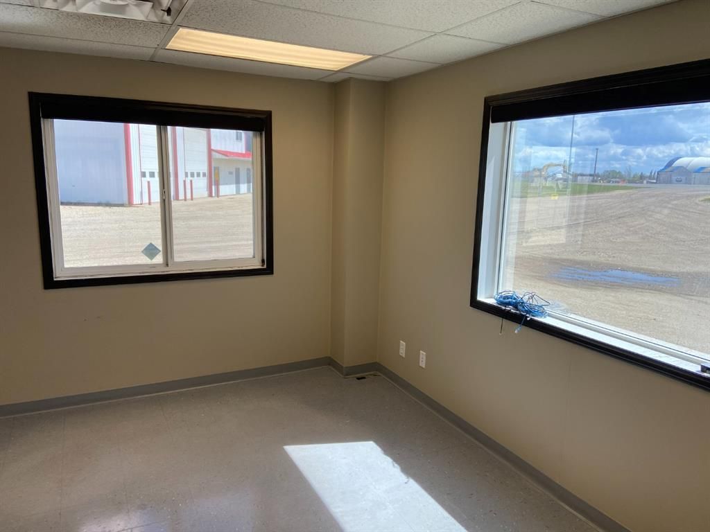 10828 99 Street  - Photo 6