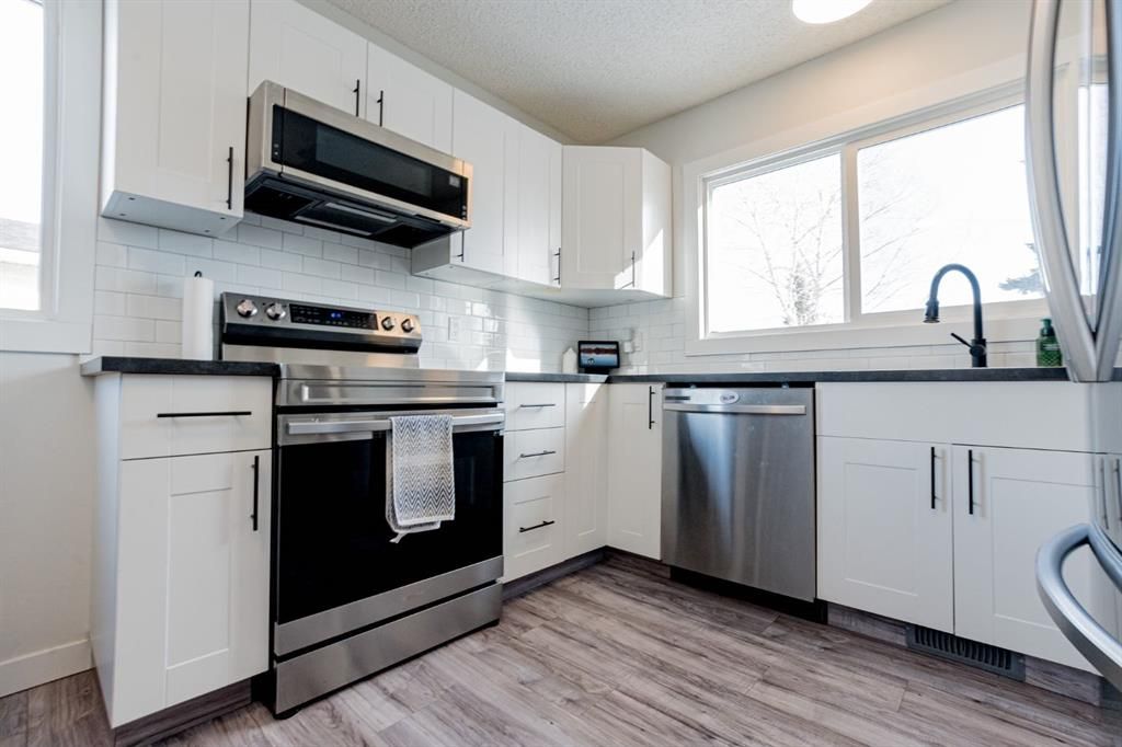 9547 74 Avenue  - Photo 11