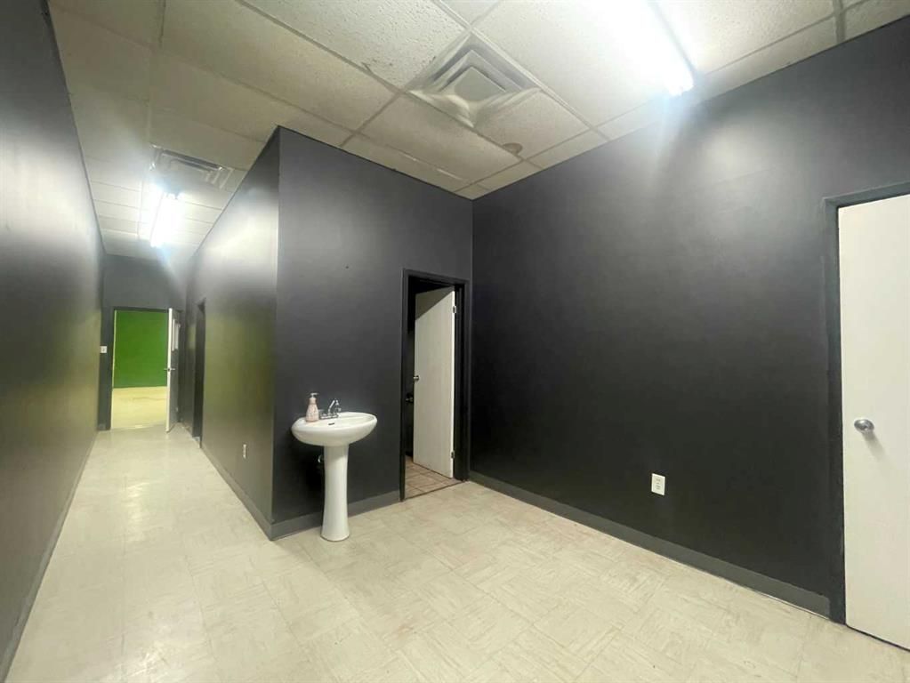 10018 101 Avenue  - Photo 10