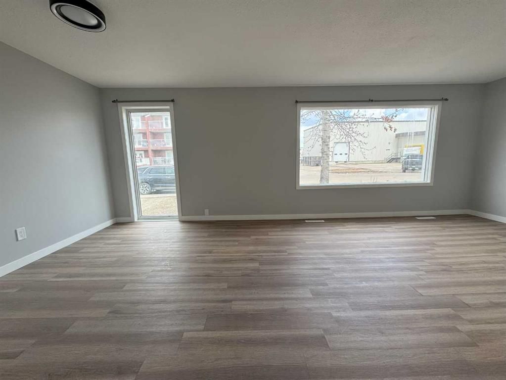 10021 106 Avenue  - Photo 4