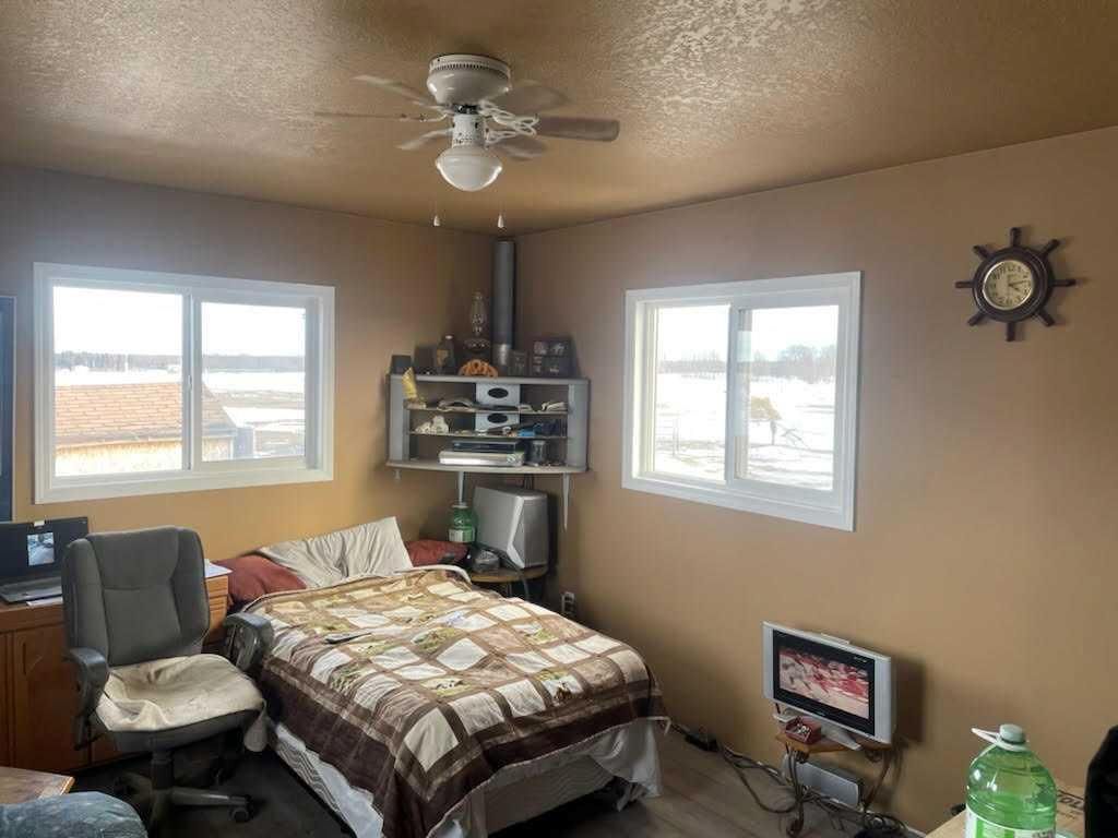 122040 Township Road 734   - Photo 17