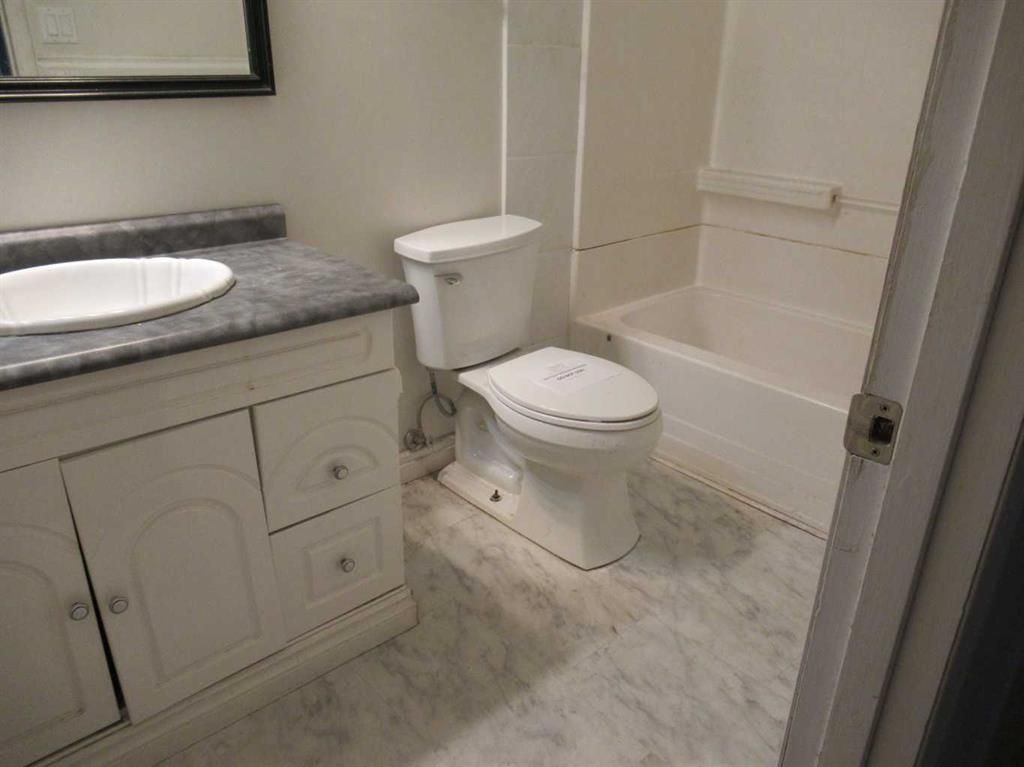 9811 80 Avenue  - Photo 10