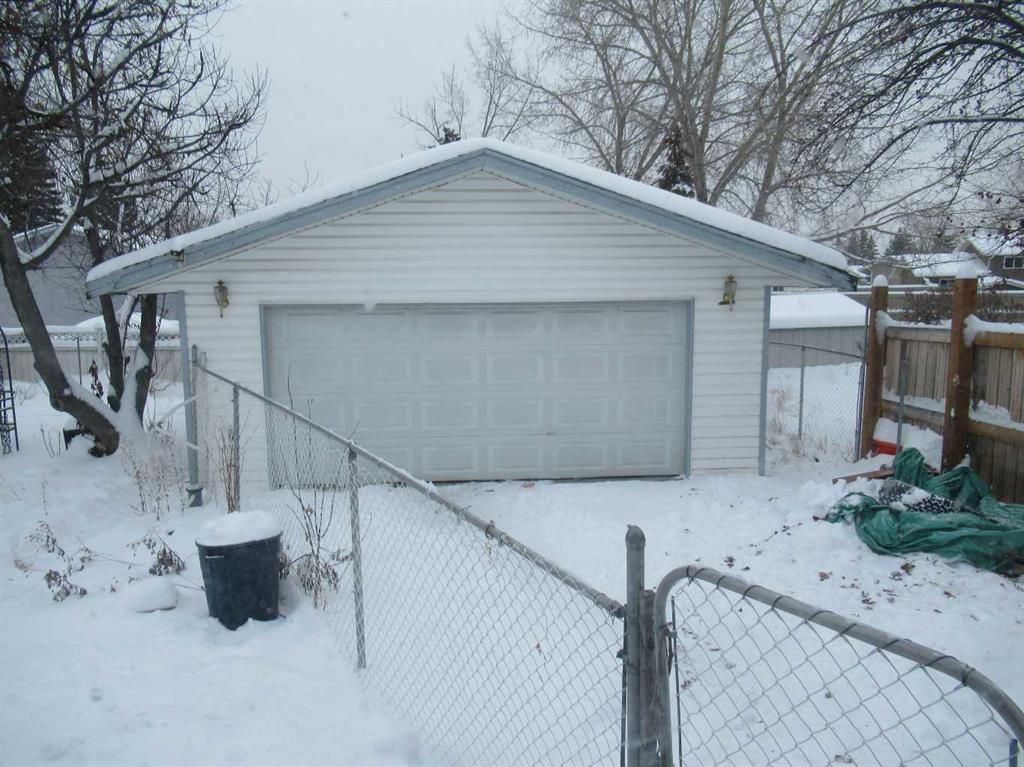 9811 80 Avenue  - Photo 3