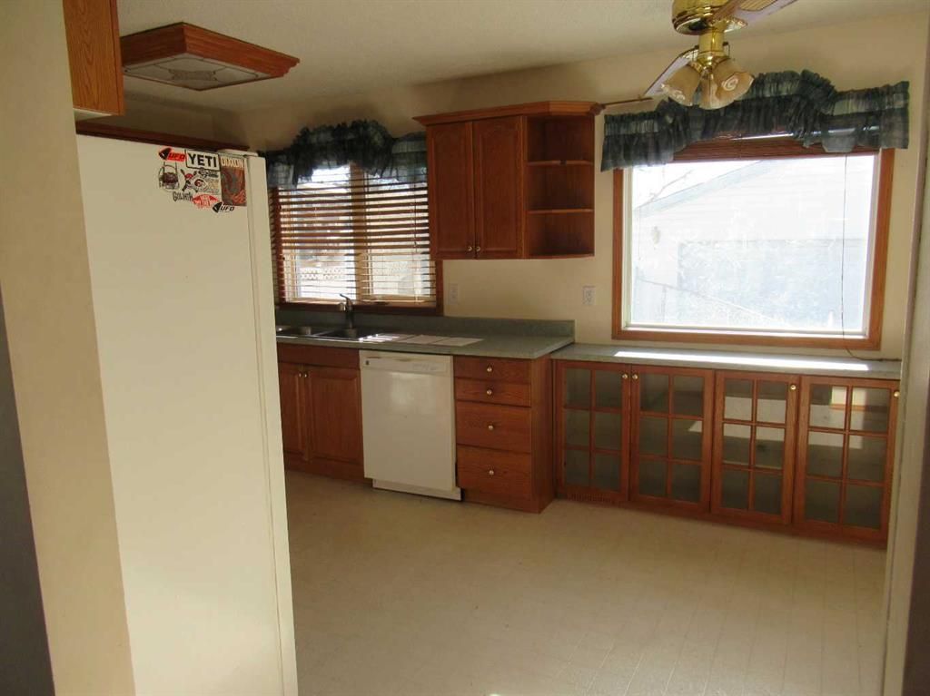 9811 80 Avenue  - Photo 5