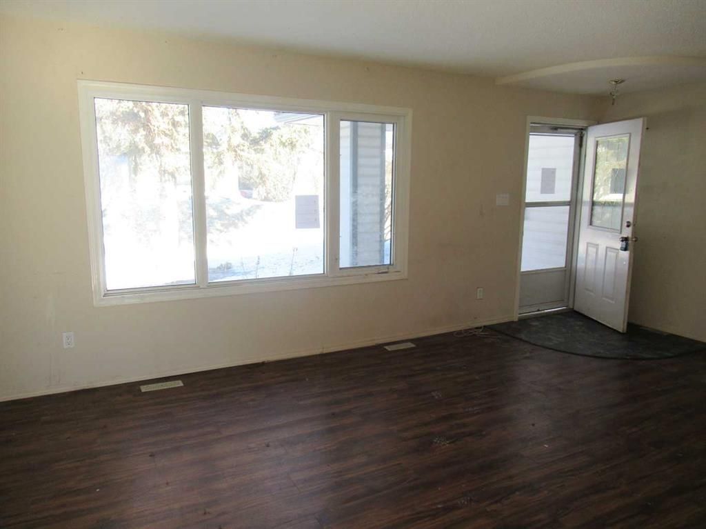 9811 80 Avenue  - Photo 6