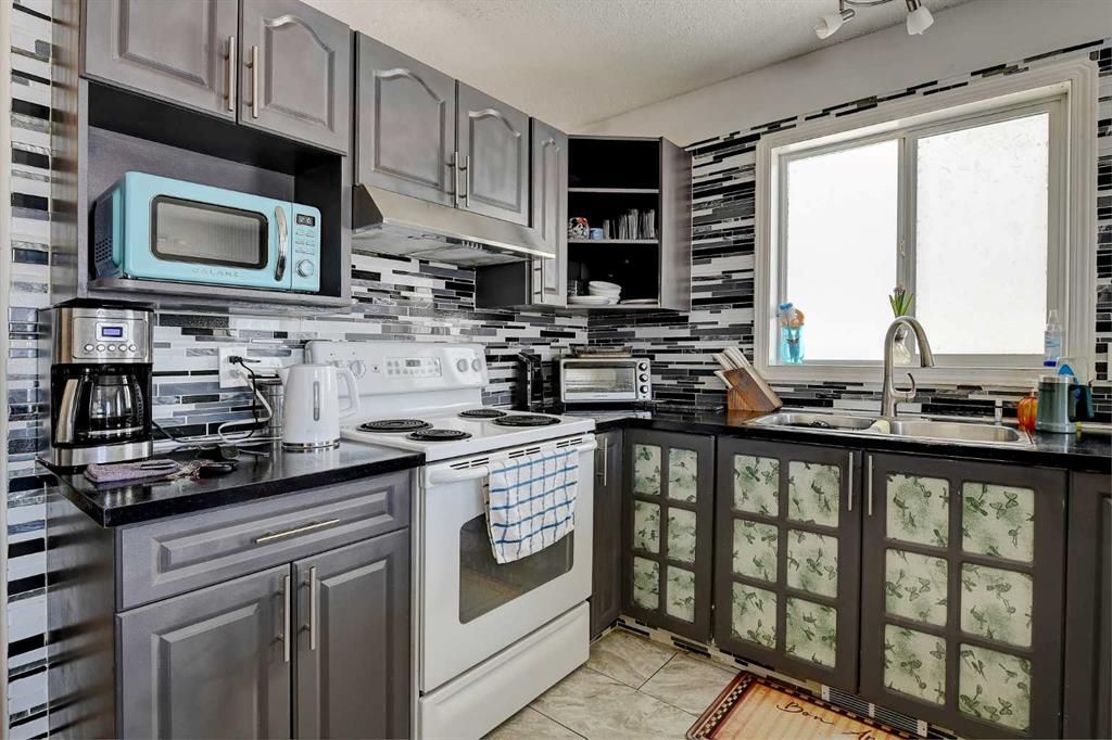 9302 113A Avenue  - Photo 9