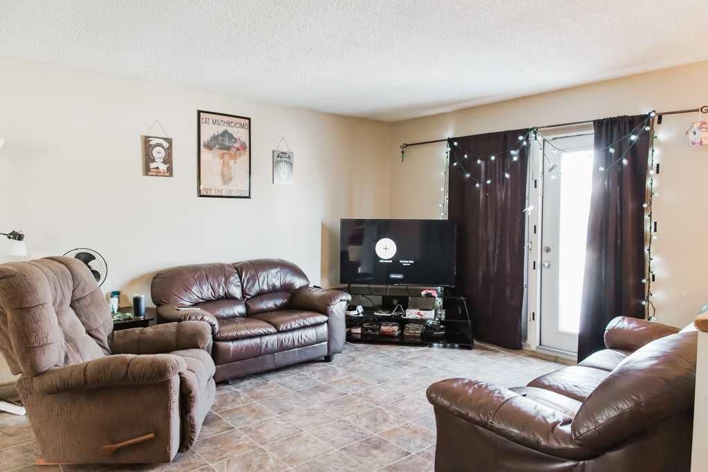 9303 101 Avenue  - Photo 11