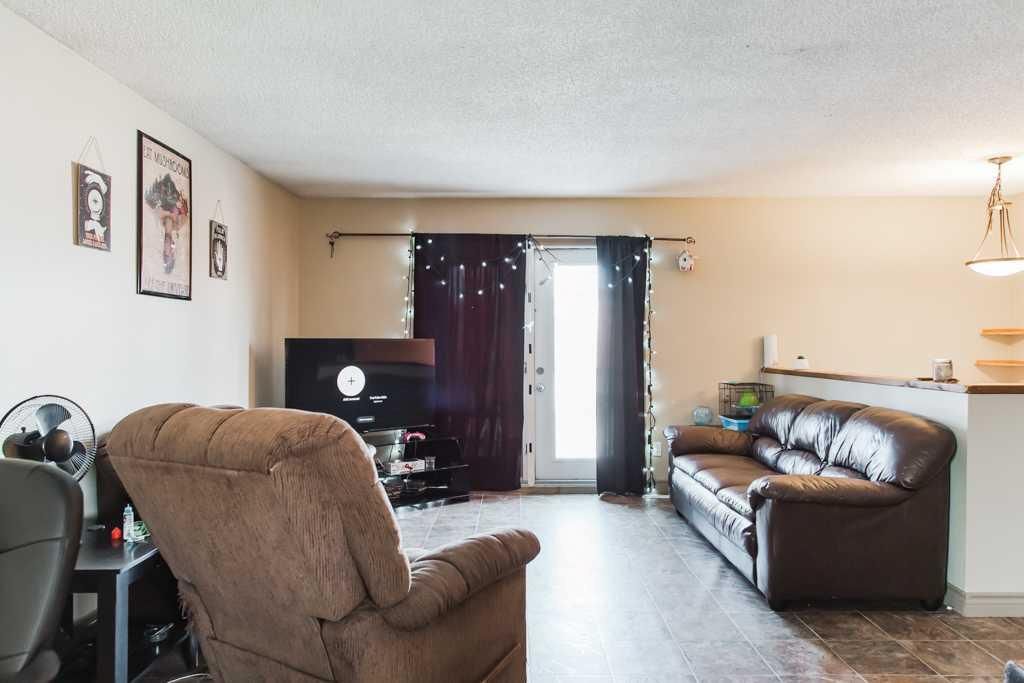 9303 101 Avenue  - Photo 12