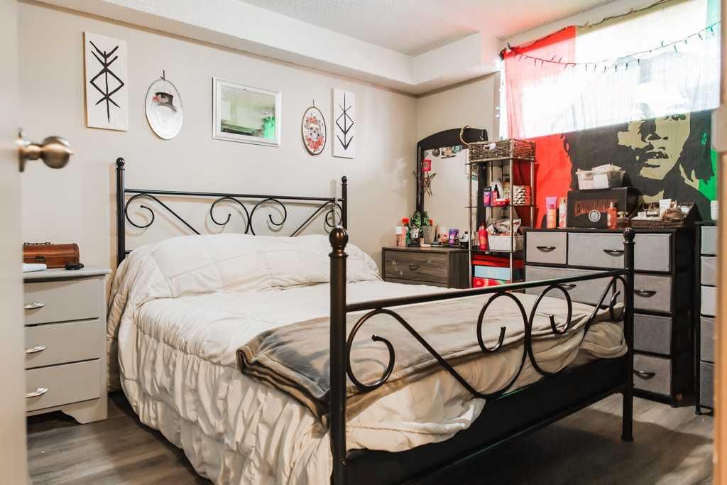 9303 101 Avenue  - Photo 16