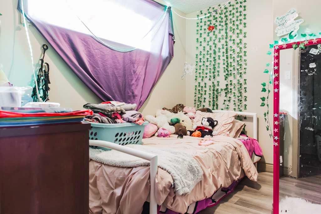 9303 101 Avenue  - Photo 19