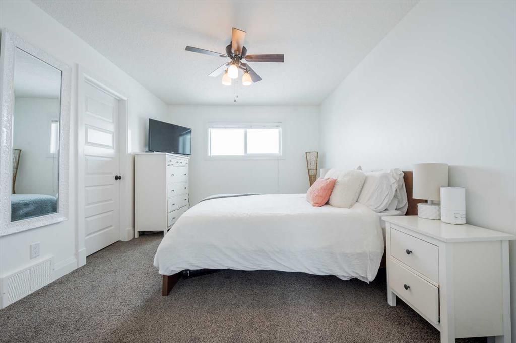 7434 115B Street  - Photo 18