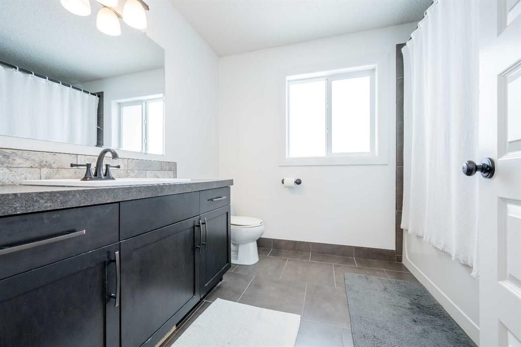 7434 115B Street  - Photo 19