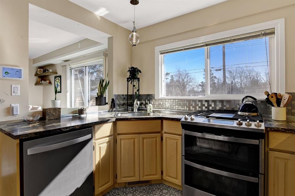 9011 102 Street  - Photo 8