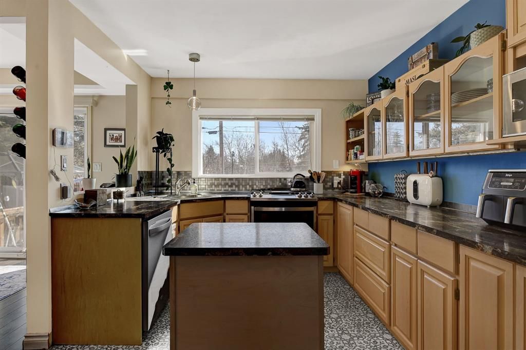 9011 102 Street  - Photo 9