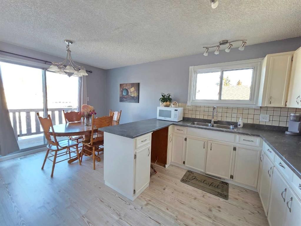 12401 94a Street  - Photo 17