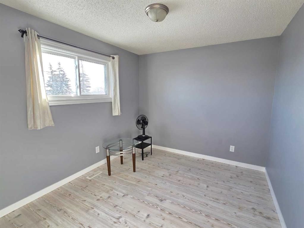 12401 94a Street  - Photo 24