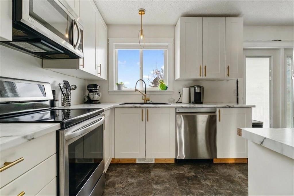 9527 80 Avenue  - Photo 10