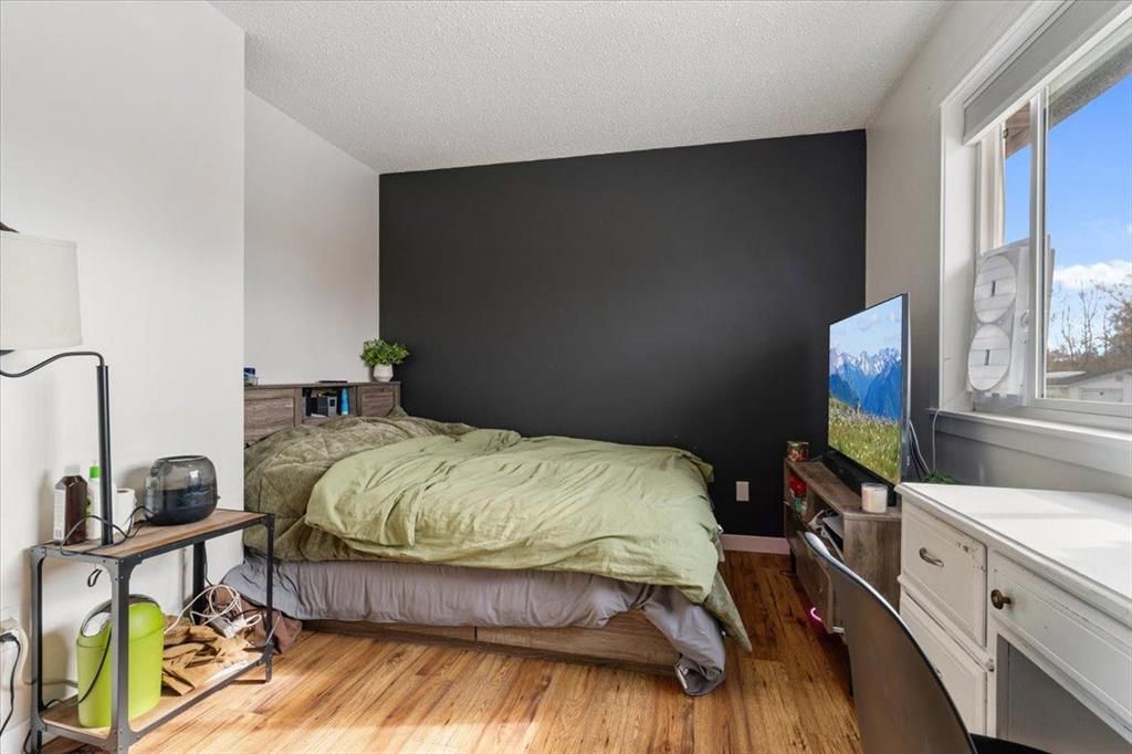 9527 80 Avenue  - Photo 13