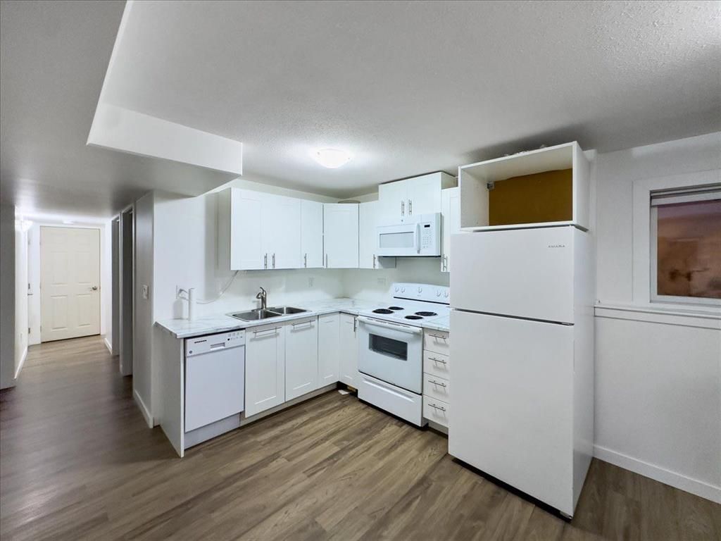 9527 80 Avenue  - Photo 16