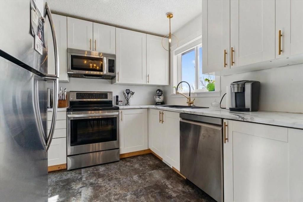 9527 80 Avenue  - Photo 9