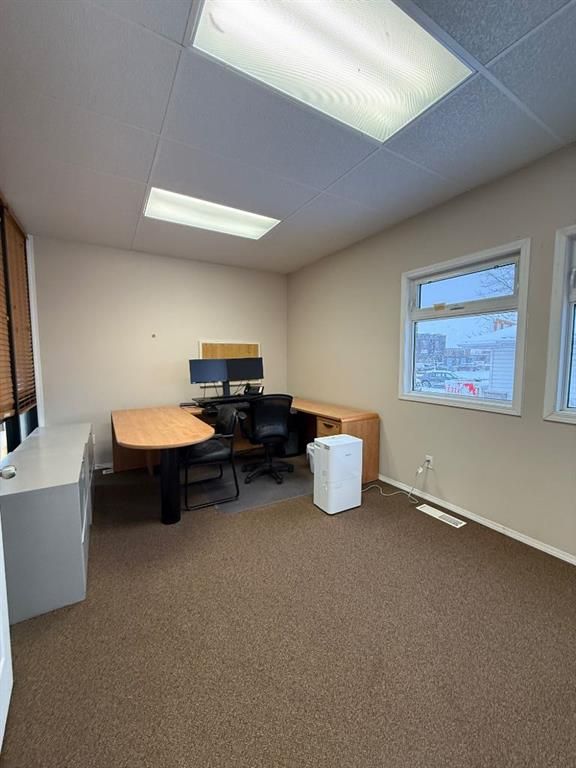 906 2 Avenue  - Photo 15