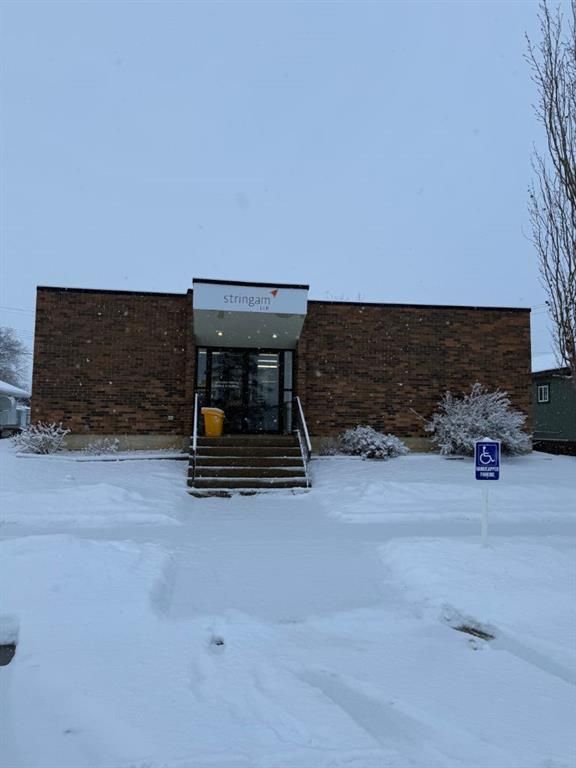 906 2 Avenue  - Photo 2