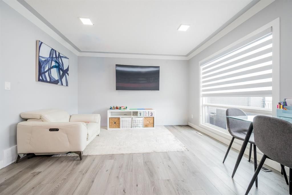 8010 91 Street  - Photo 8