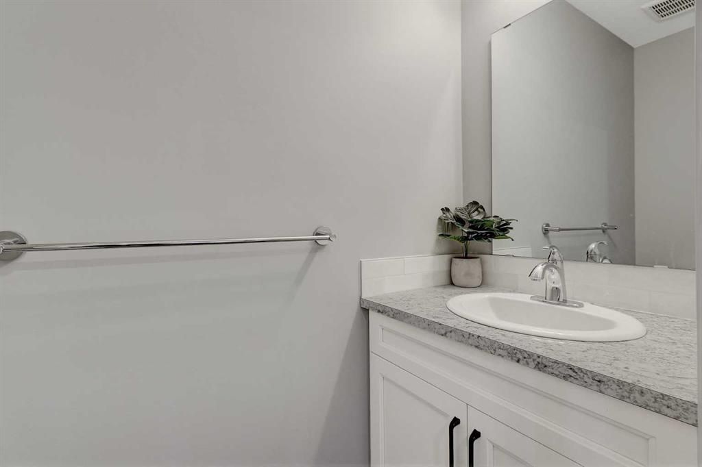 9122 131 Avenue  - Photo 4