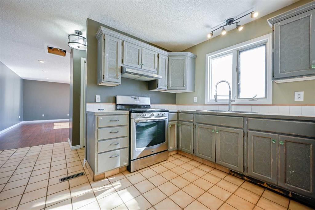 8909 102 Avenue  - Photo 12