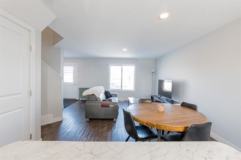 9511D 112 Avenue  - Photo 3