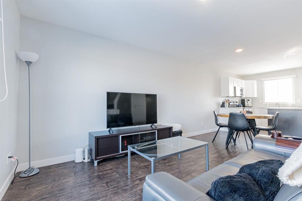 9511D 112 Avenue  - Photo 4