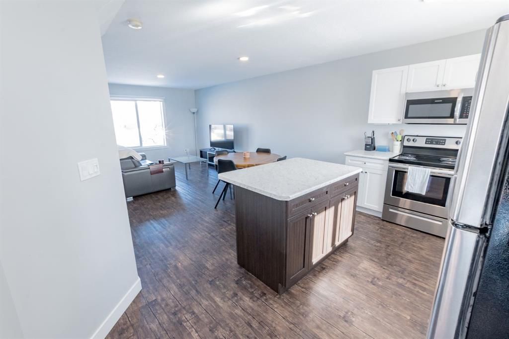 9511D 112 Avenue  - Photo 5