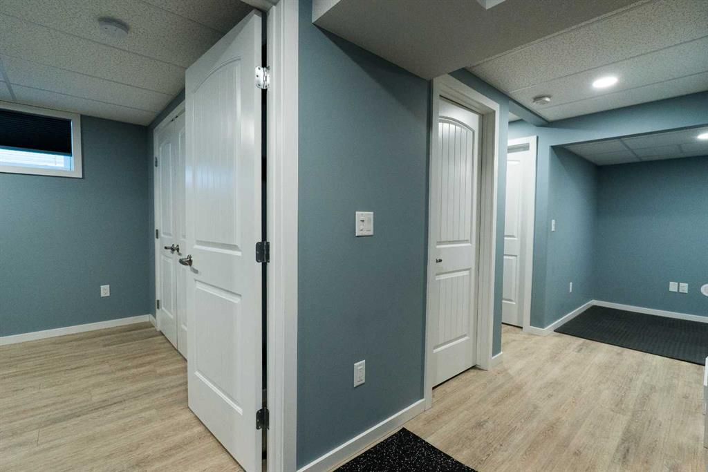 10210 85A Street  - Photo 27