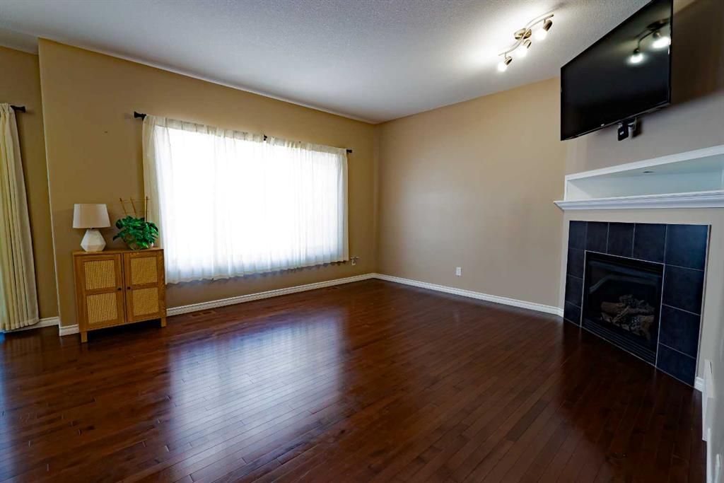 10210 85A Street  - Photo 8