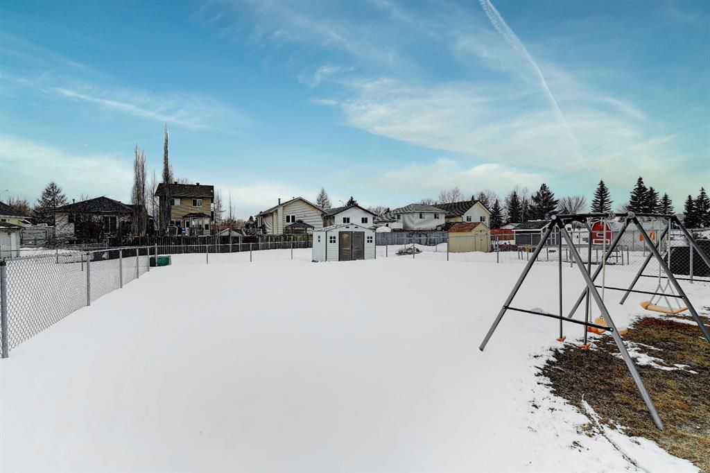 6222 90A Street  - Photo 25