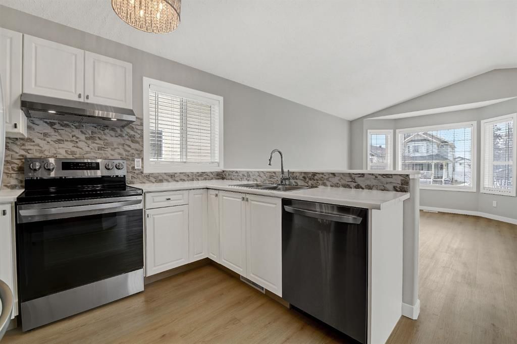 6222 90A Street  - Photo 3