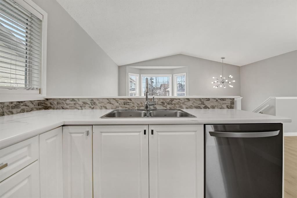 6222 90A Street  - Photo 4